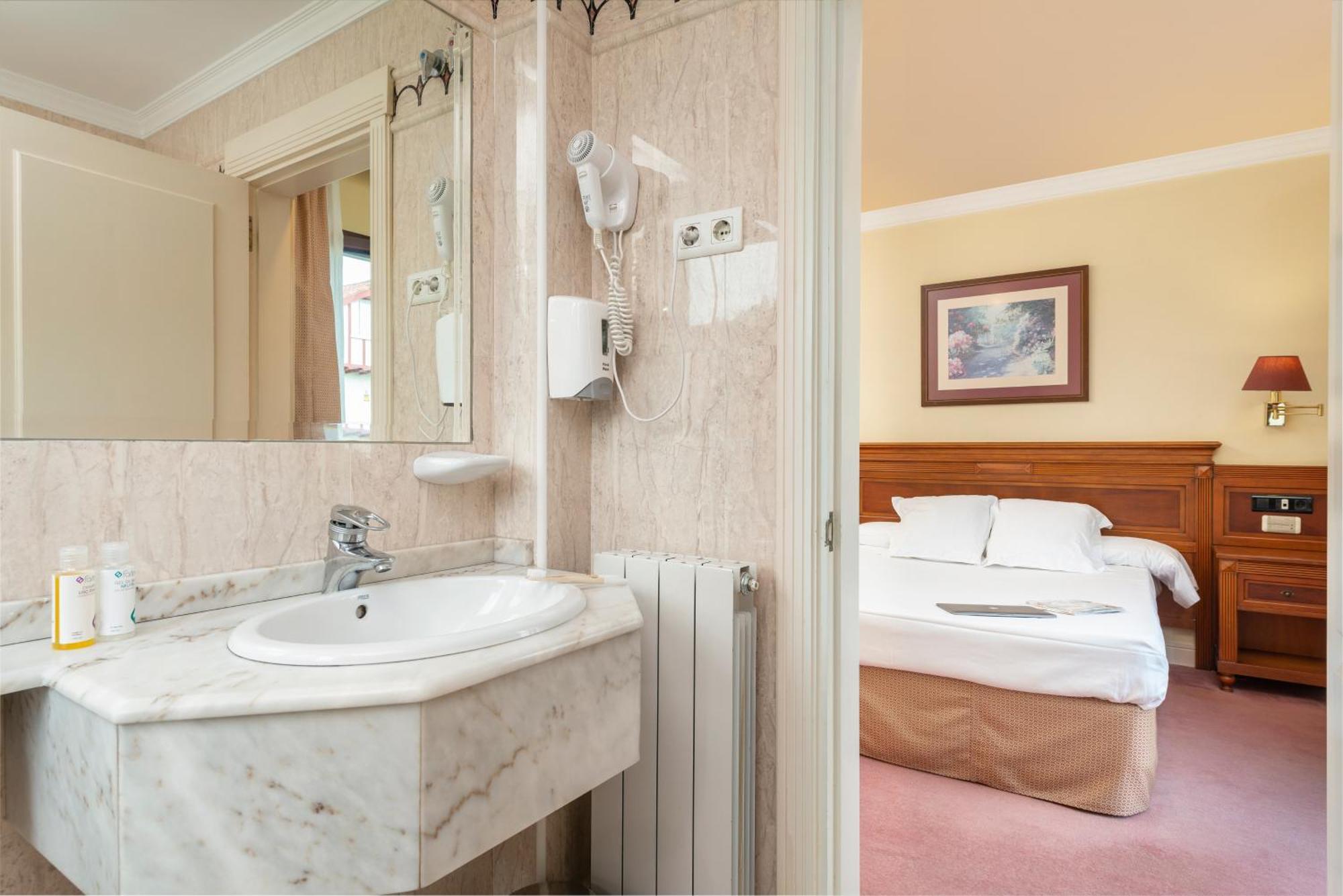 Hospedium Hotel Blu Loiu المظهر الخارجي الصورة
